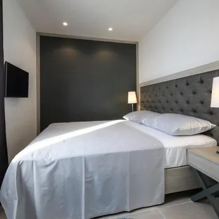 Elegant Cozy With Beautiful Features *