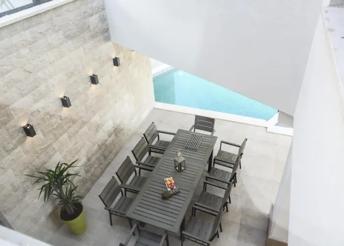 Villa Elegant Cozy With Beautiful Features Trogir