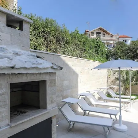 فيلة Elegant Cozy With Beautiful Features