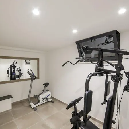 فيلة Elegant Cozy With Beautiful Features